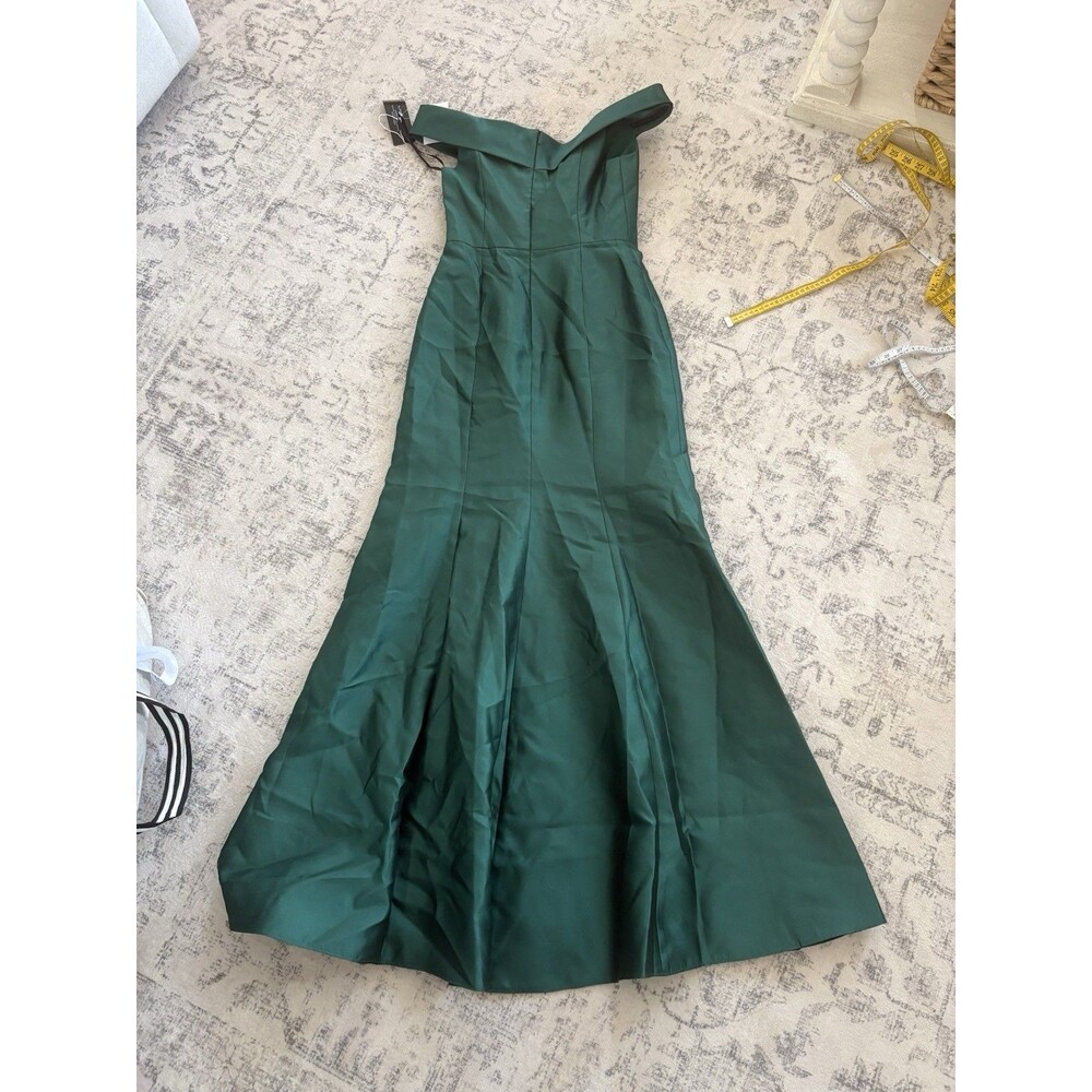 Alfred Sung Off-the-Shoulder Cuff Trumpet Gown Hunter Green Satin Size 2 D760 - Picture 3 of 9